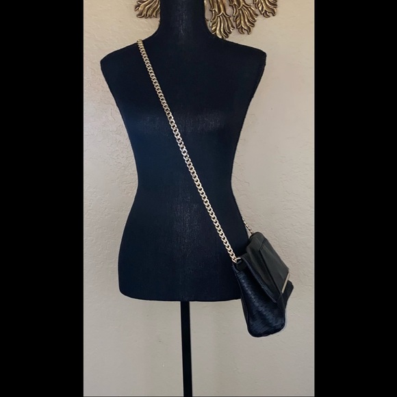 Pour La Victoire black pebble leather crossbody purse - Picture 3 of 9